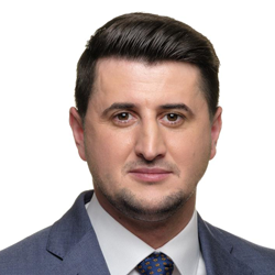 Lucian Rusu (senator PNL): „Soluția nu este să punem bugetarii în opoziție cu mediul privat, ci să eliminăm ineficiența și suprapunerile”